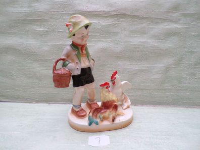 Porzellan Figur Hahnenkampf Junge schaut zu ca 17,5cm ohne BM