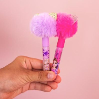 Lipgloss mit Pompon, 2,2 ml, Erdbeer- und Blaubeerduft- 2 Stueck Lieferunfang