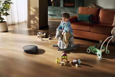 Roborock Saros 20X Schwarz Wischroboter mit RockDock Absaug- / / / /nigungsstation