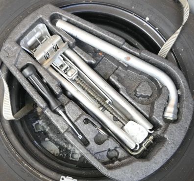 Golf Passat Bordwerkzeug Pannenset Wagenheber für Ersatzrad Notrad Schlüssel d