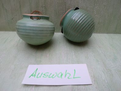 Keramik Wandvase Hänge-Kugel-Vasen grün gerillt