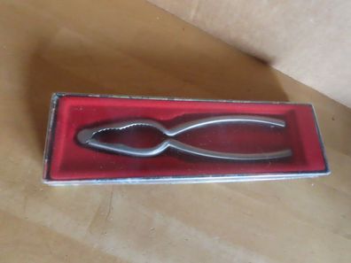 Nussknacker für unterschiedliche Nüsse silberfarben ca. 1,3cm breit Zwilling