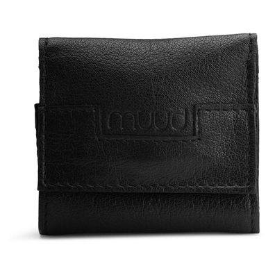 muud Carla Lederetui faltbar 8x8 cm in Schwarz
