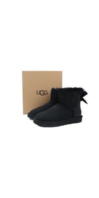 UGG Schneestiefel High in Schwarz