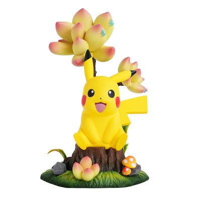 Morstorm Studio Pikachu mit Baumstumpf | PoKéMoN Sammelfigur | 20 cm