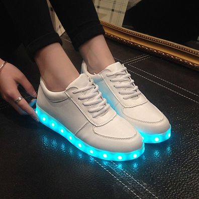 Mode LED Farbwechsel Schuhe Sneaker Leuchtende Turnschuhe Blinkschuhe