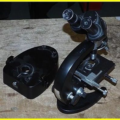 Binokularen Mikroskop von Carl Zeiss Jena - mit Unterteil (ohne Lampe)