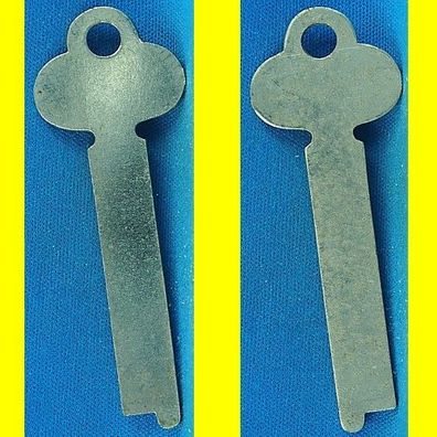 alter Schließfachschlüssel Automatenschlüssel ca. 67 mm, 1,5 mm stark