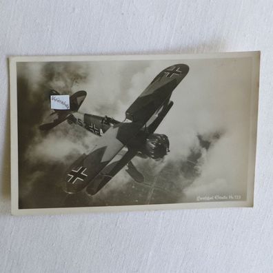 Foto AK Henschel Stuka Kampfflugzeug Hs 123 , Luftwaffe, WK, Tarnfarbe