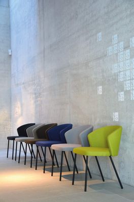 Stuhl Mila mit Stoffbezug, modernes Design, gepolstert, Metallgestell schwarz,