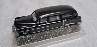 Cadillac 54 Station Wagon , schwarz, Praline