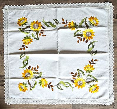 handbestickte Mitteldecke "Sonnenblume" - echte Handarbeit!