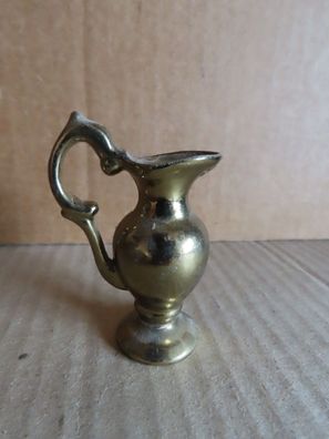 Figur kleine Kanne goldfarben schwer ca. 5,5 cm H (Setzkasten)