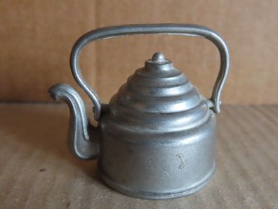 Figur kleine Teekanne Metall ca. 4,5 cm H (Puppenhaus/Setzkasten)
