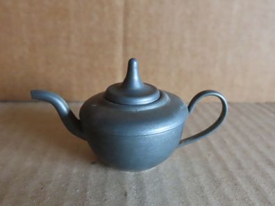 Figur kleine Teekanne mit Deckel Metall ca. 4 cm H (Puppenhaus/Setzkasten)