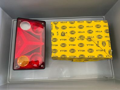 Original Hella Heckleuchte Rechts 2VP 340 400-121 NEU