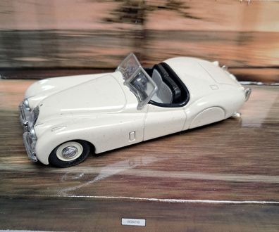 Jaguar XK120 Cabrio, weiß, Corgi