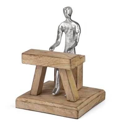 Moderne Pianist Figur am Klavier - stilvolle Skulptur aus Aluminium auf Mangoholzsock