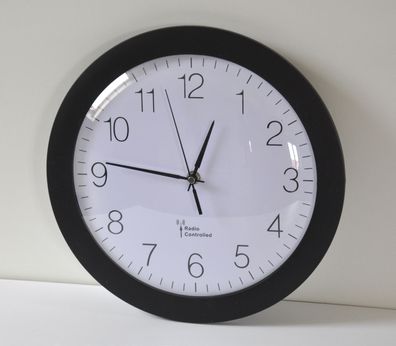 Moderne Funk-Wanduhr, BaseTech, 30 cm