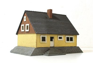 Spur H0 Fertigmodell (4) Siedlungshaus/Fertighaus (H0-0889D)