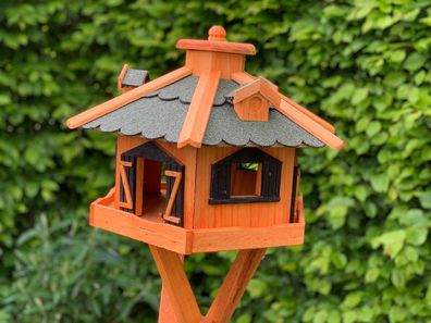 Großes Vogelhaus aus Holz mit Ständer - Handgefertigte Gartendeko