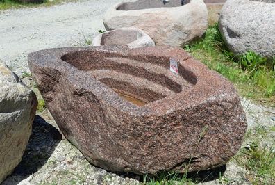 Granitbrunnen, Findlingsbrunnen, Steinbrunnen, Granittrog, Gartenbrunnen