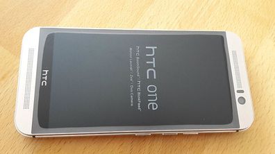 Tolles Smartphone HTC One M9 - 32GB in GOLD on SILVER foliert ohne Simlock