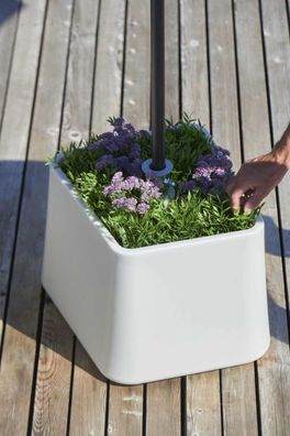 Sonnenschirmständer Fill Up aus Polyethylen, modern, hellgrau, robust und pflegeleich