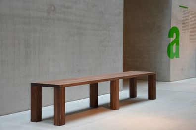 Bank Leos aus Nussbaum, modernes Design, 200 cm, natur, hochwertige Echtholz-Oberfläc