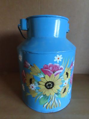 Milchkanne klein Metall blau mit aufgemalten Blumen ca.18,7 cm H