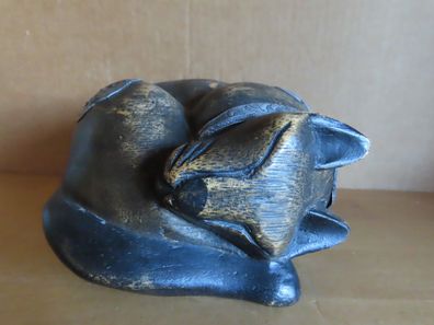 Figur Katze Holz zusammengerollt mit Metallbeschläge ca. 9 cm H
