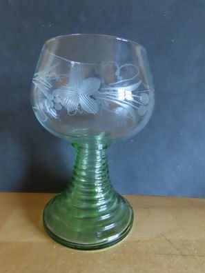 Weinglas Weinglas mit grünem Fuß Glas mit Schliff ca. 13,7cm H