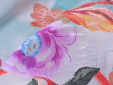 Seide mit Papagei, Blumen, Pfau, hellblau, lila, reine Seide - 135cm breit - Stoff