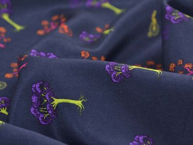 Abendmode reine Seide in dunkelblau mit Bäumen und Fahrrädern - 140cm breit