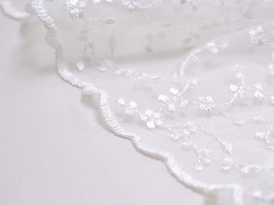 Spitzenstoff für Brautkleider mit kleinen Blumen und Blättern in weiß - 115cm