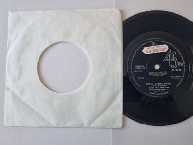 David And Jonathan - She's Leaving Home 7'' Vinyl UK/ CV The Beatles