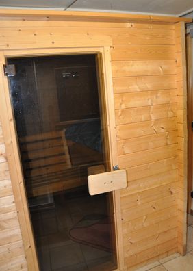 Wegen Umzug, hochwertige Sauna zu verkaufen. Top Zustand, wenig benutzt