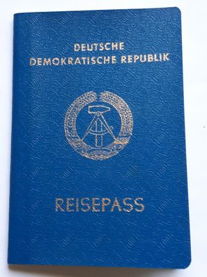 DDR Reisepass Ausstellungsjahr 1990 Wismar männlich