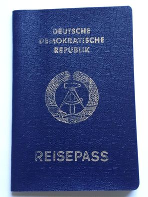 DDR Reisepass Ausstellungsdatum 1.2.1990 Wismar männlich