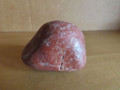 Stein Handschmichler Stein rot weiß ca.5,4x3,4cm
