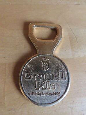 Flaschenöffner Öffner für Kronenkorken Metall rund goldfarben Erzquell Pils