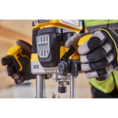 DeWALT Akku-Oberfräse, 18 V / 5 Ah DCW620H2-QW