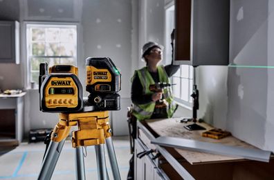 DeWALT Kreuzlinienlaser, Grün, 2x180°, 18V DCE088D1G18-QW