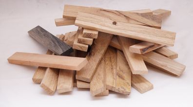 200 Stück 16x 2,3x0,8cm Bastelholz Schmuckholz Drechselholz Eiche Holzklötzchen