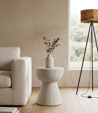 Hocker / Beistellstuhl aus Keramik in gebrochenem Weiß