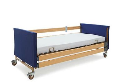 Dali Elektro Pflegebett m. Metall-Lamellen-Liegefläche, Seitensicherung aus Holz
