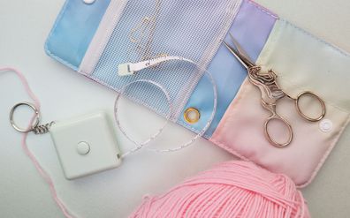 addiUnicase Zubehöretui Unicorn mit Bandmaß, Schere, Maschenmarkierer und Co