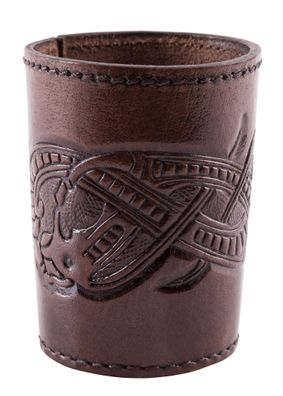 Würfelbecher aus Leder mit geprägtem Drachenmotiv, Jelling-Stil, dunkelbraun