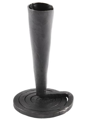 Handgeschmiedeter Kerzenhalter mit spiralförmigem Fuß