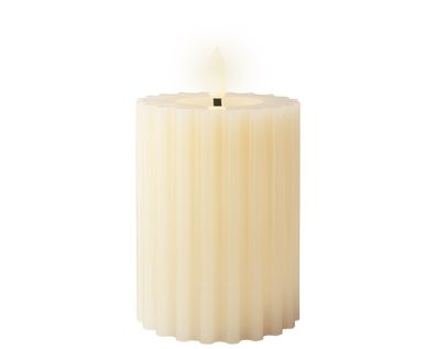 LED Kerze 7,5x12,5cm mit Timer gerillt Wachs Creme / Warmweiß